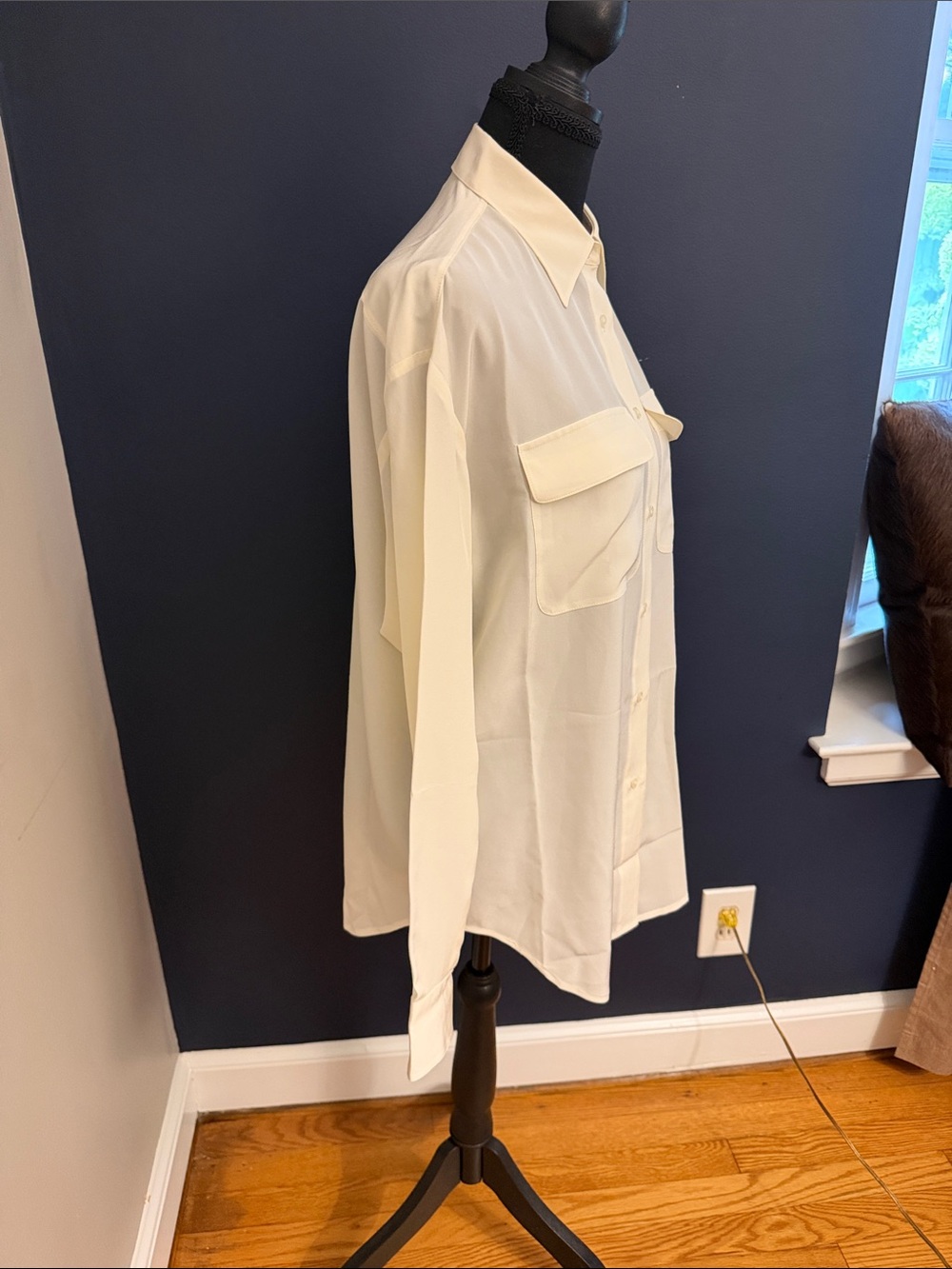 NWT Lauren Ralph Lauren 100% Silk Ivory Button Front Blouse Small - Picture 3 of 8